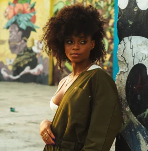 Lila Iké vs. Koffee